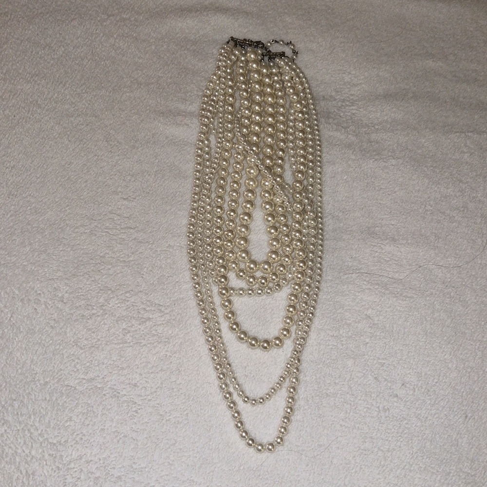 Pearl Necklace - Picture 2 of 6